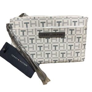 New Tommy Hilfiger Women's Logo Printed Medium Wristlet Wallet